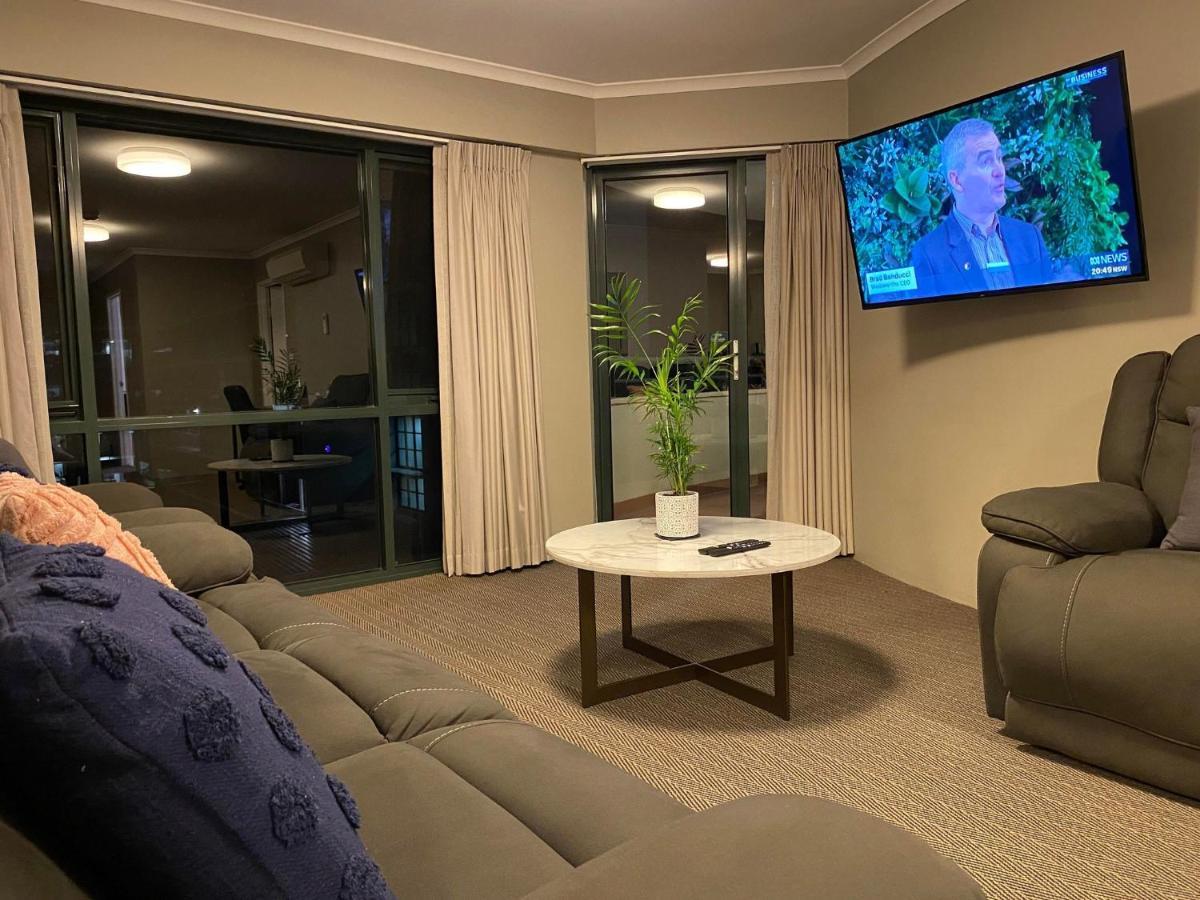 2 Bed 2 Bath Apartment In Braddon, Canberra - Pool, Gym And Free Parking Екстериор снимка