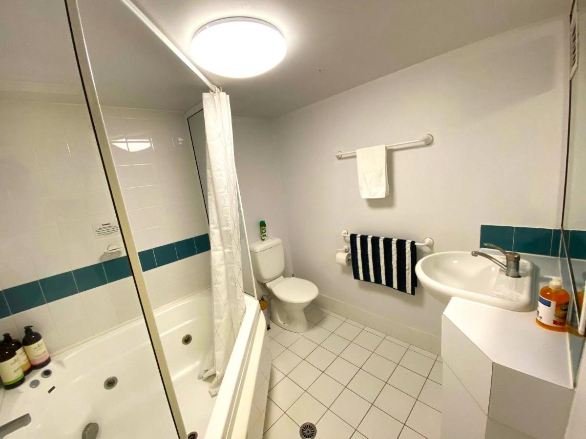 2 Bed 2 Bath Apartment In Braddon, Canberra - Pool, Gym And Free Parking Екстериор снимка