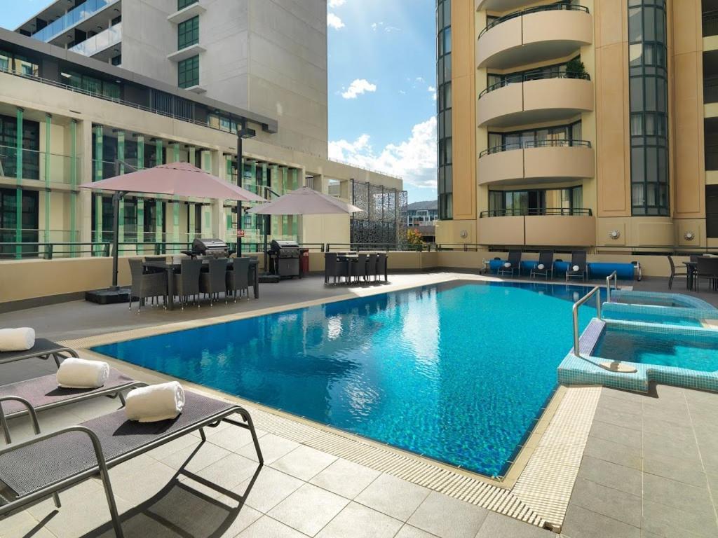 2 Bed 2 Bath Apartment In Braddon, Canberra - Pool, Gym And Free Parking Екстериор снимка